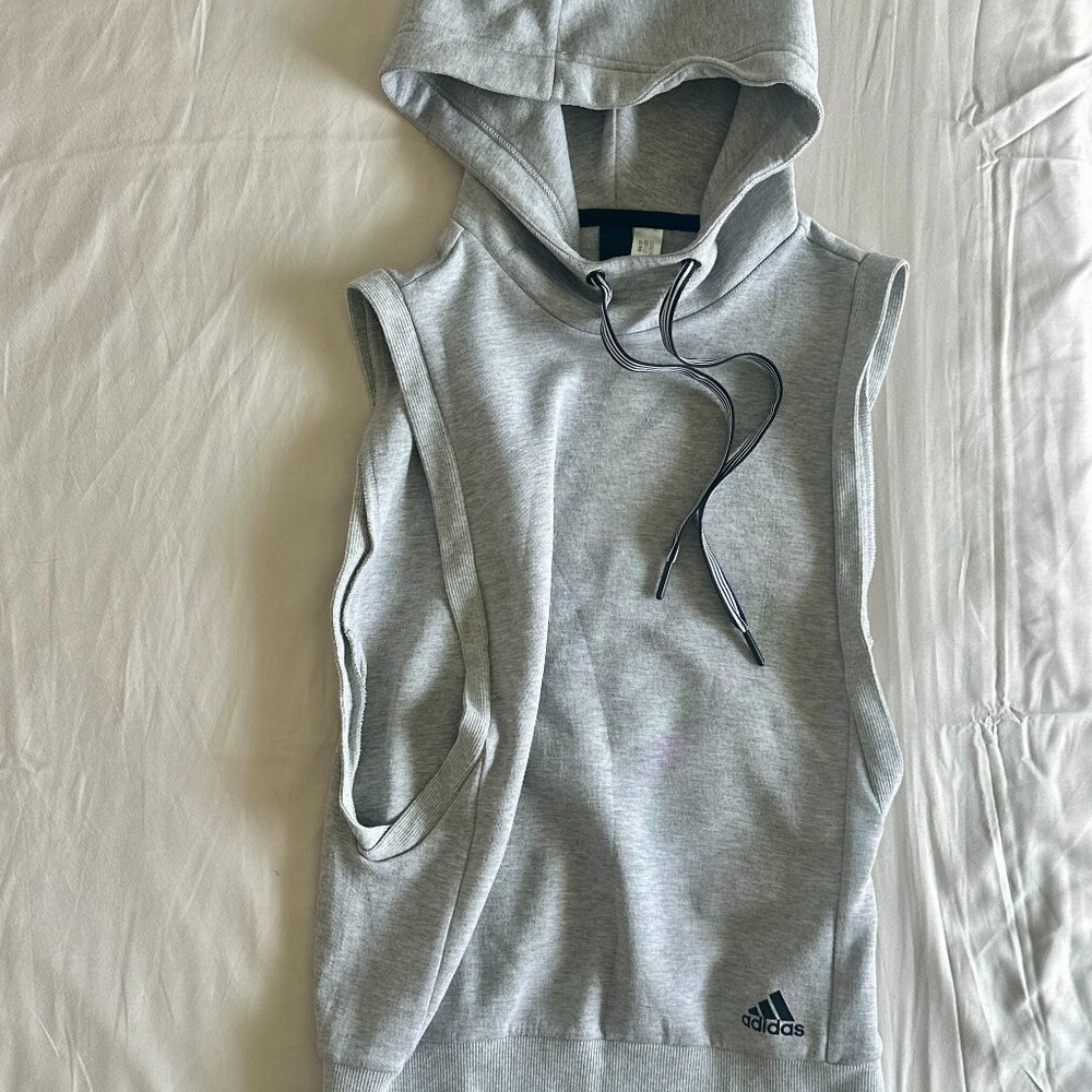 Adidas Sleeveless Gray Hoodie – Size Small – Pullover Vest